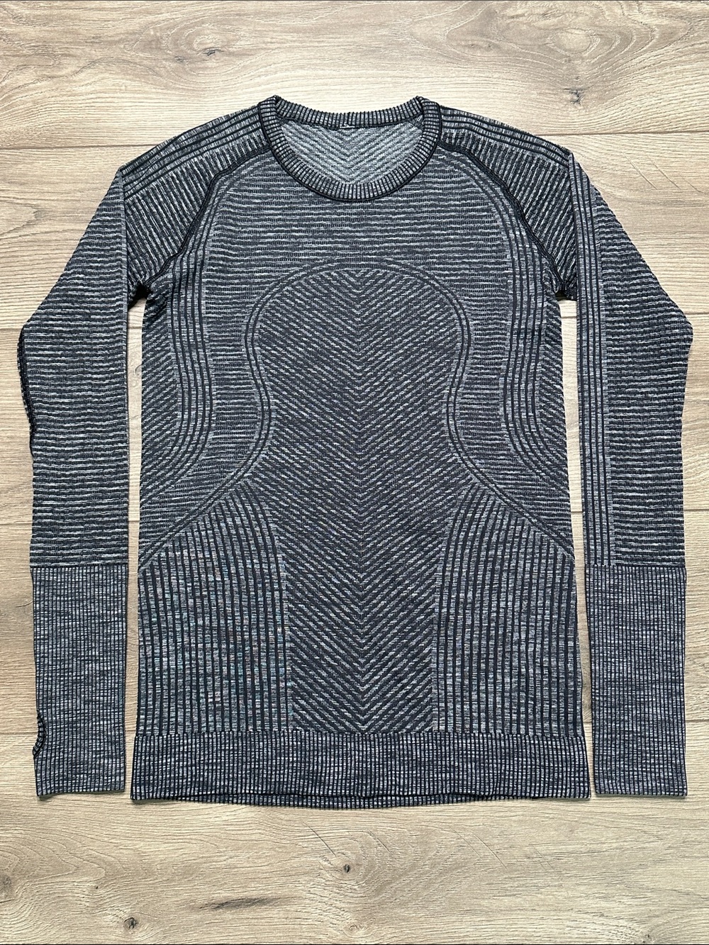 Lululemon Restless Slim Fit Thumbhole Pullover Top Heathered Black Size 6